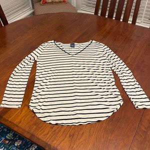 GAP women’s size M tee